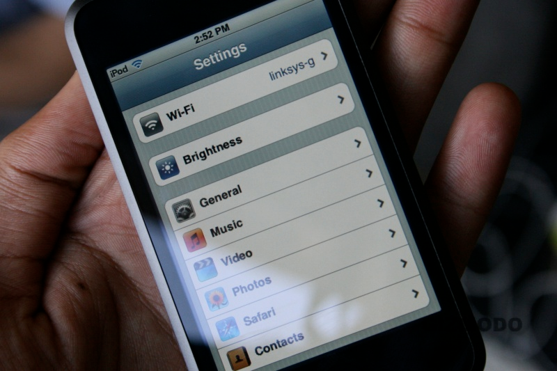 Illustration for article titled Apple iPod touch Review (Verdict: Good In the Face of Greatness)